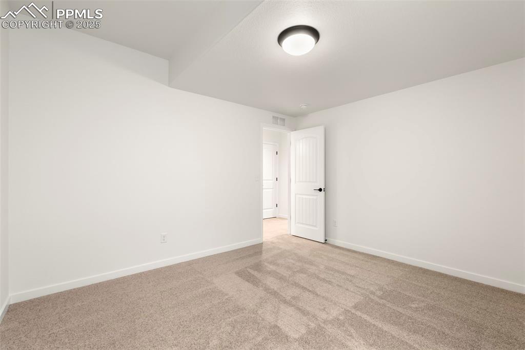 Image 42 of 48: Bedroom