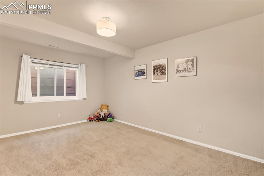 Image 23 of 30: Basement bedroom #2