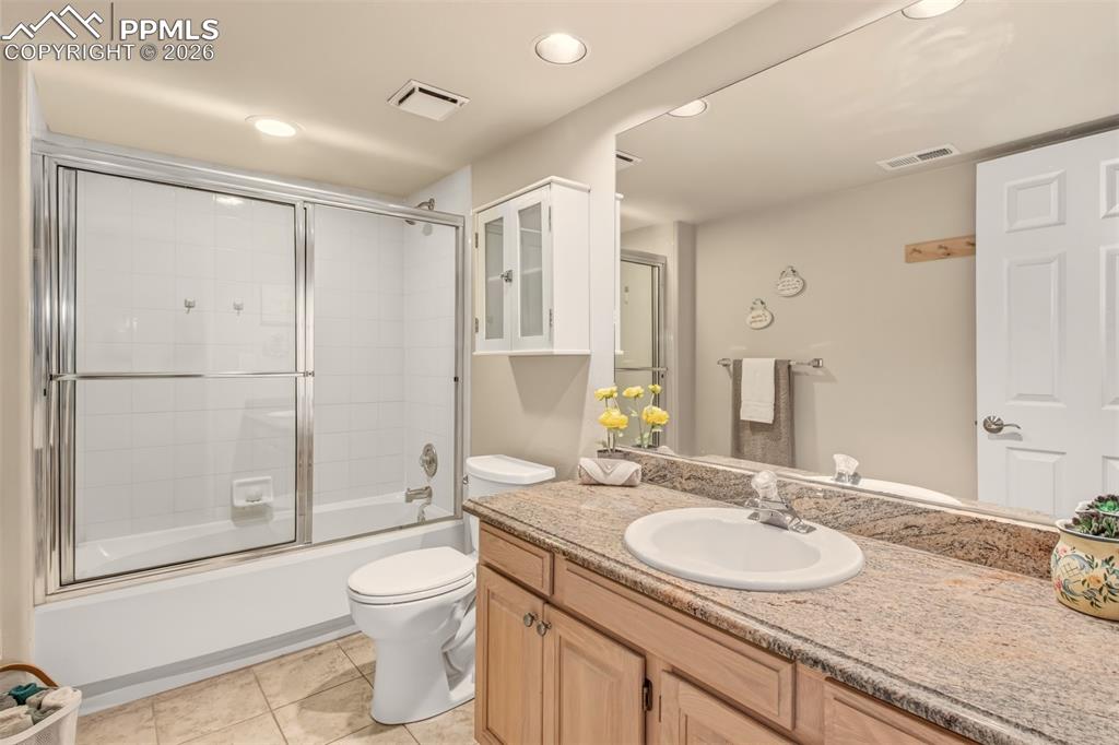 Image 27 of 30: Full bath, perfect for basement bedrooms.