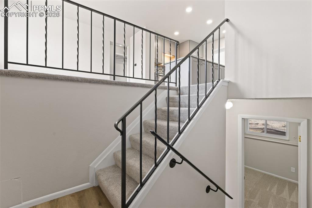 Image 2 of 25: Entry