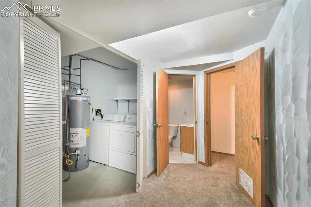 Image 13 of 15: Laundry