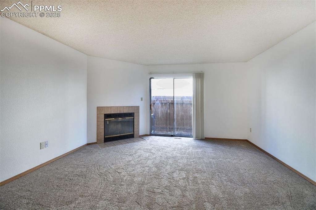 Image 3 of 15: Living Room