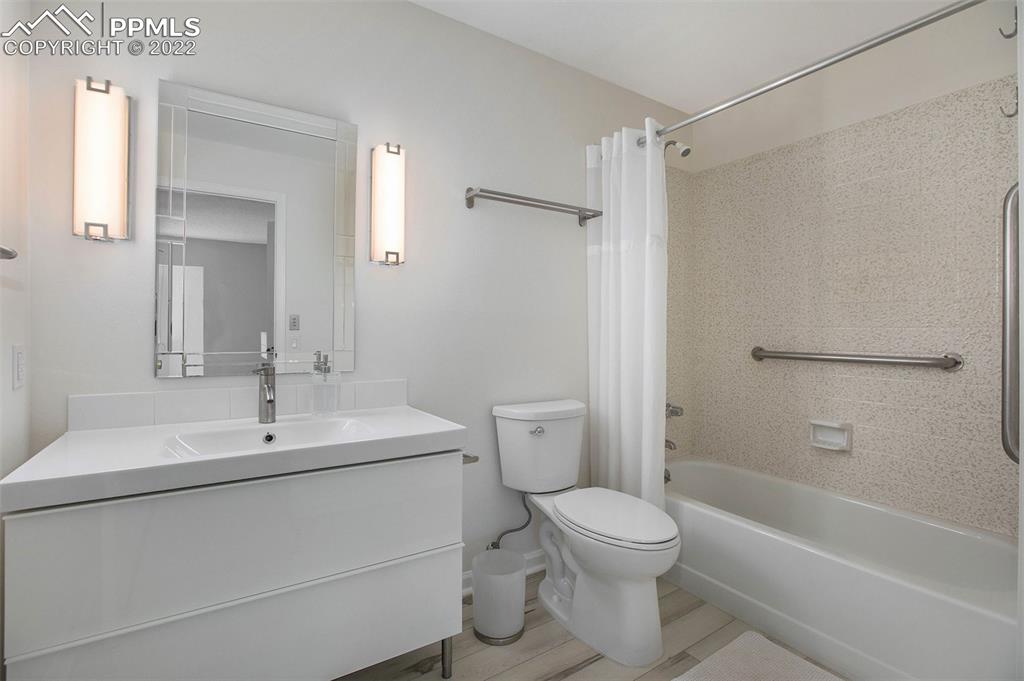 Listing 8791663, Image 17 of 20