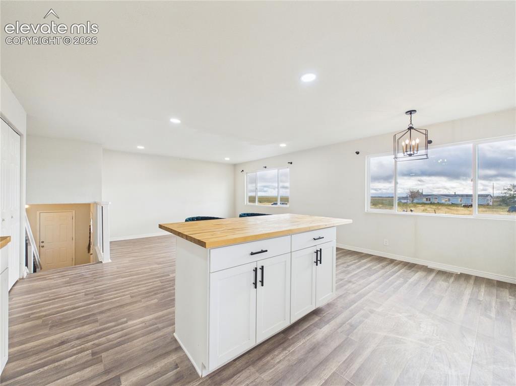Image 15 of 38: Kitchen