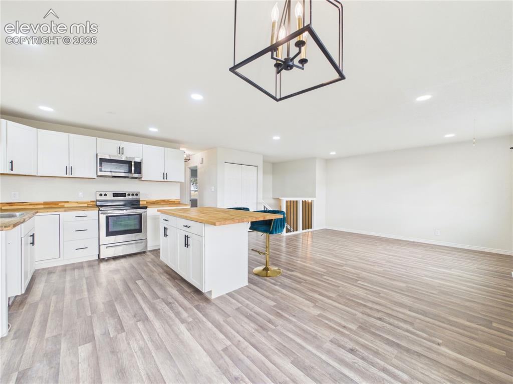 Image 9 of 38: Kitchen