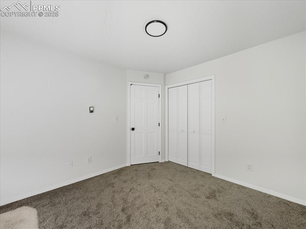 Image 25 of 34: Bedroom