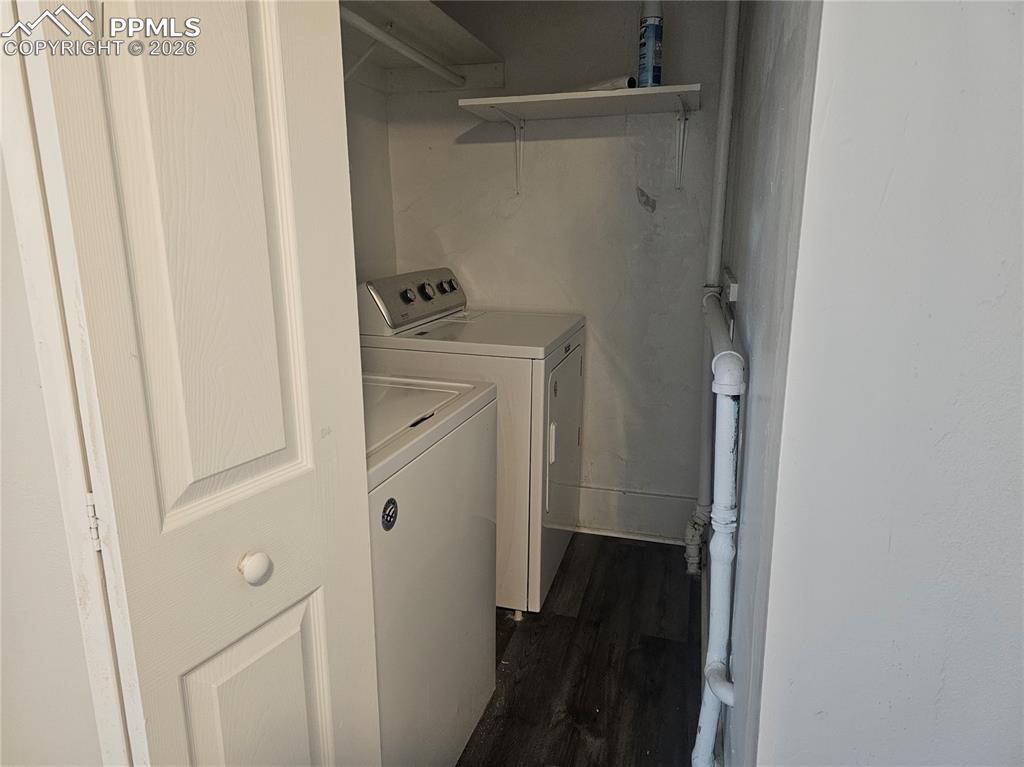 Image 5 of 12: Laundry