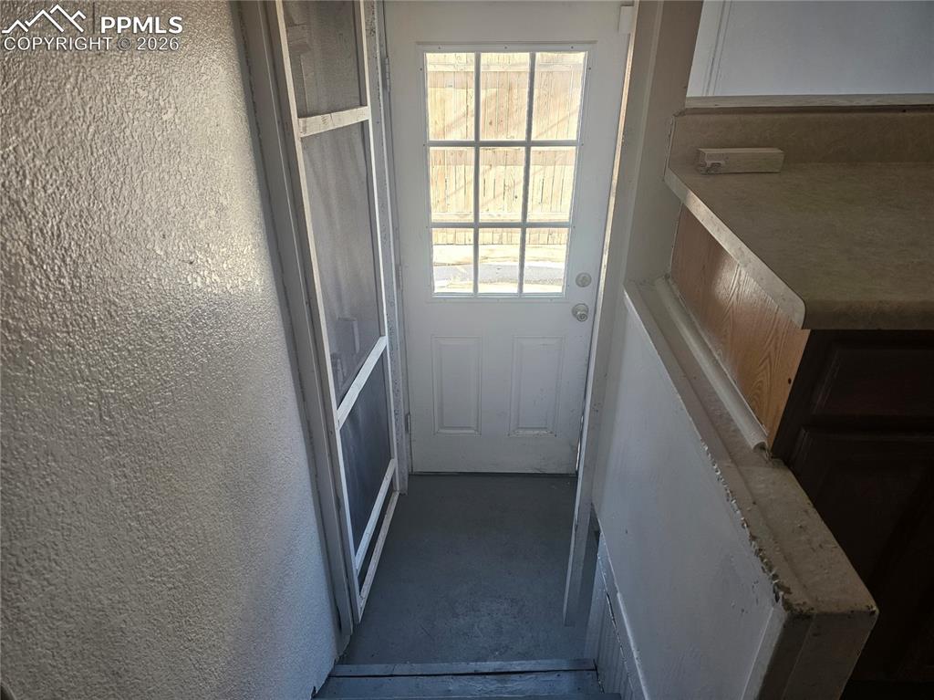 Image 8 of 12: Entry