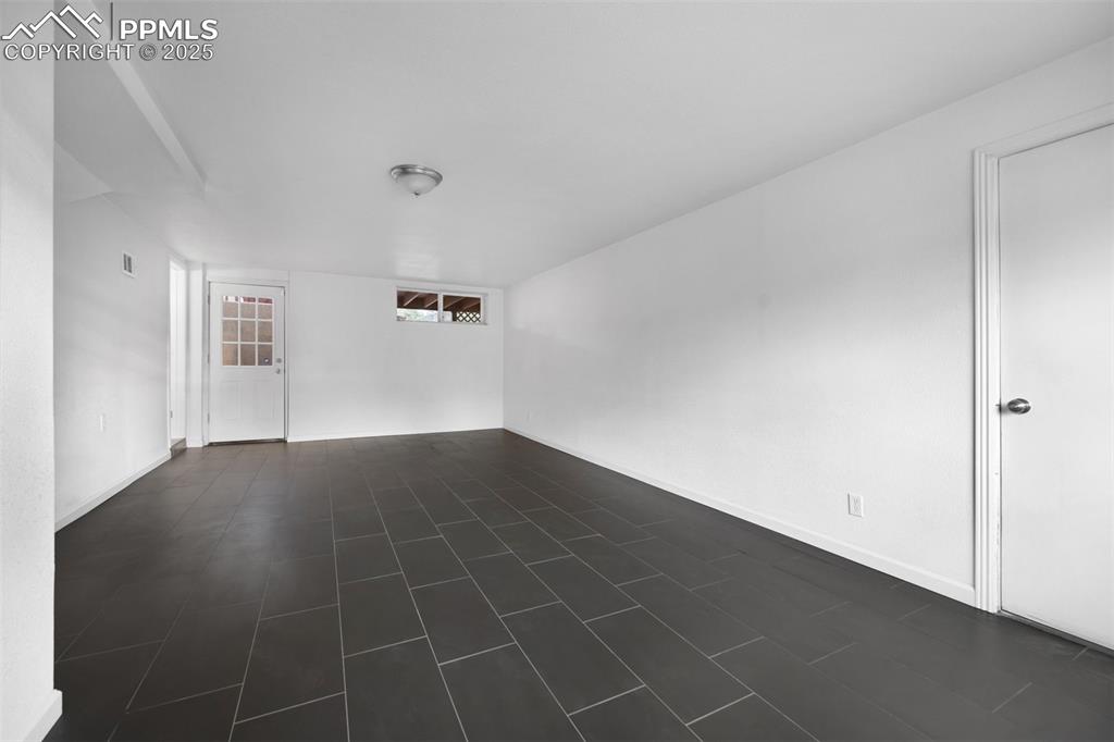 Image 31 of 43: family room