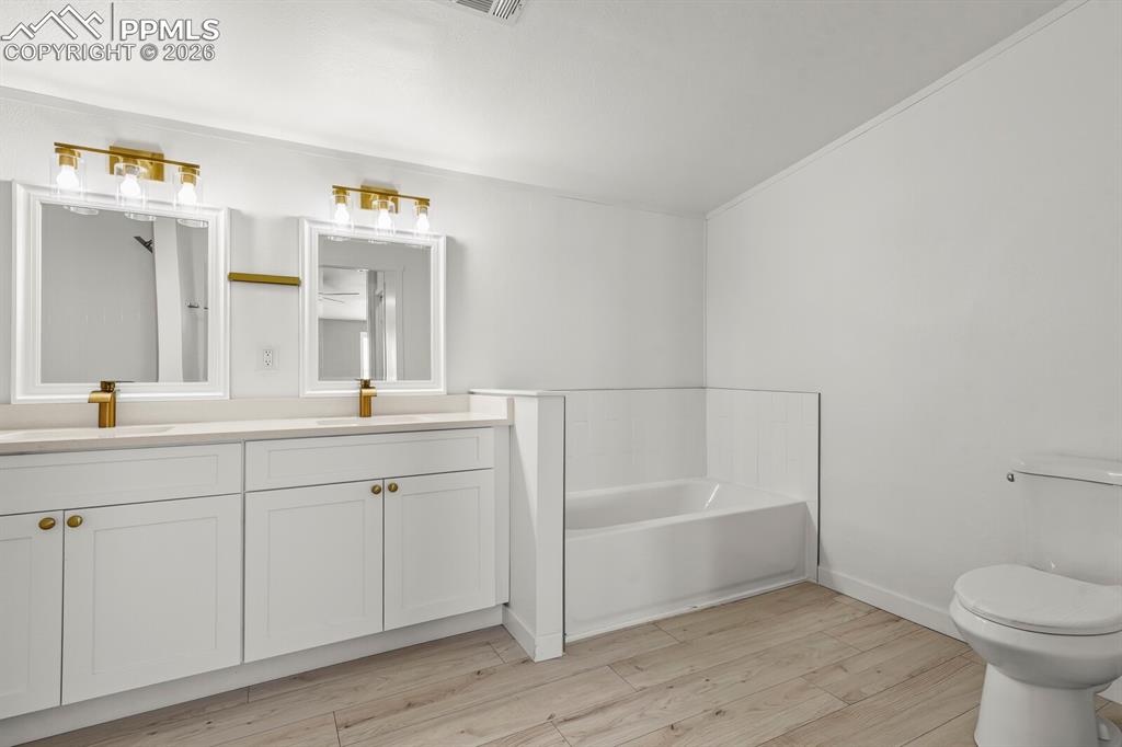 Image 23 of 35: Master Bathroom