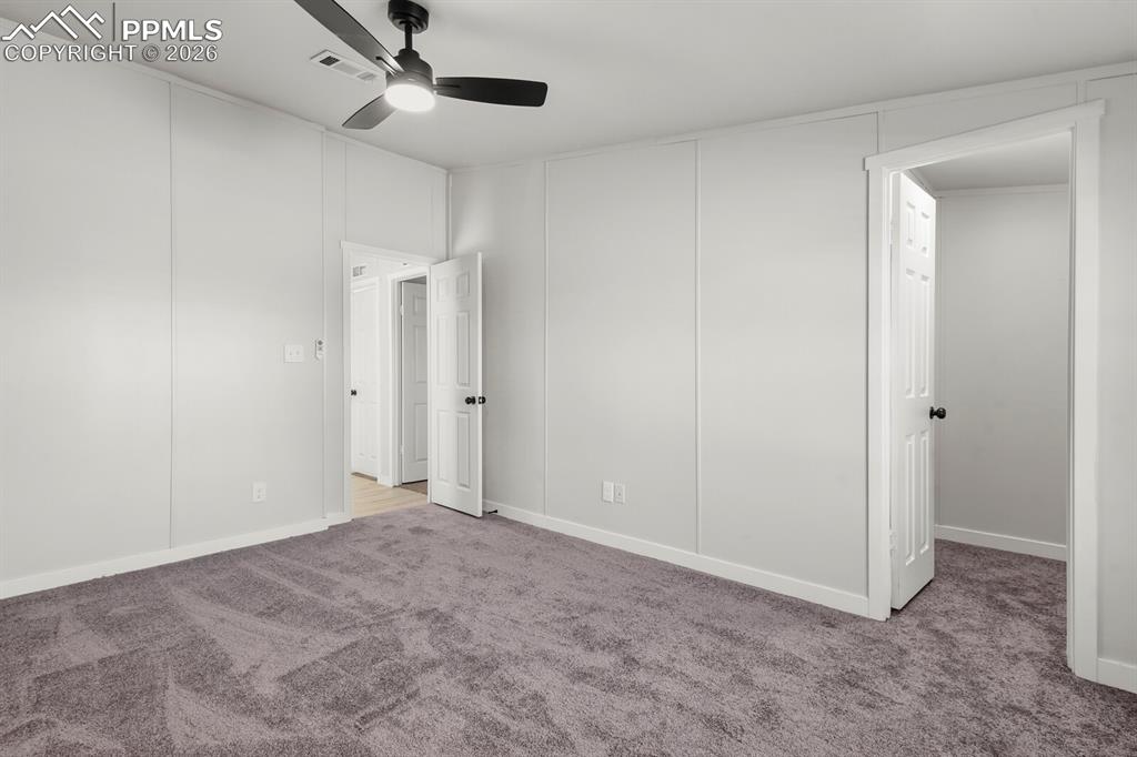 Image 27 of 35: Bedroom