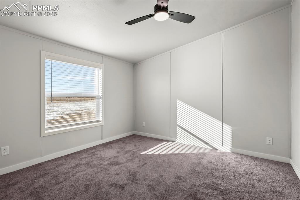 Image 38 of 43: Bedroom