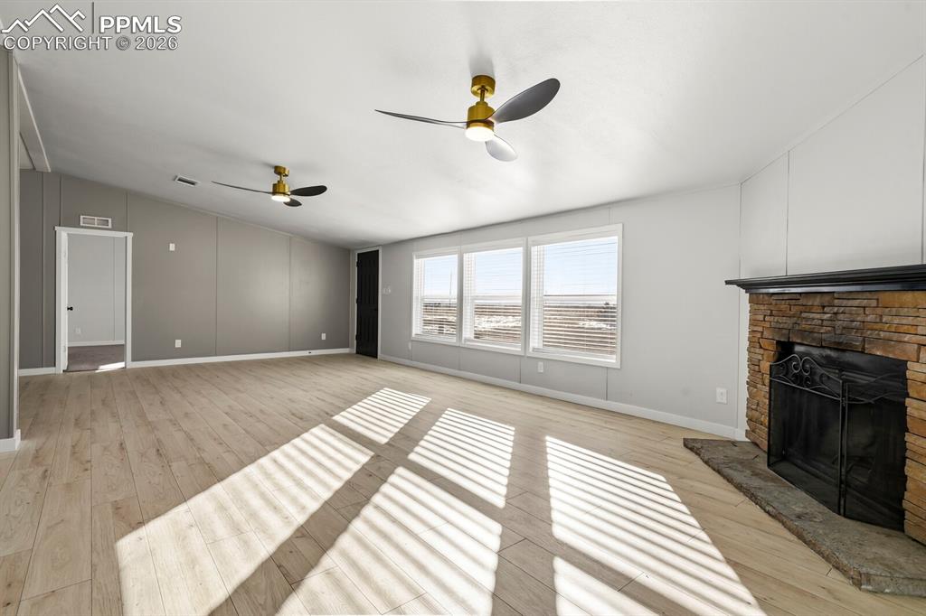 Image 9 of 35: Living Room