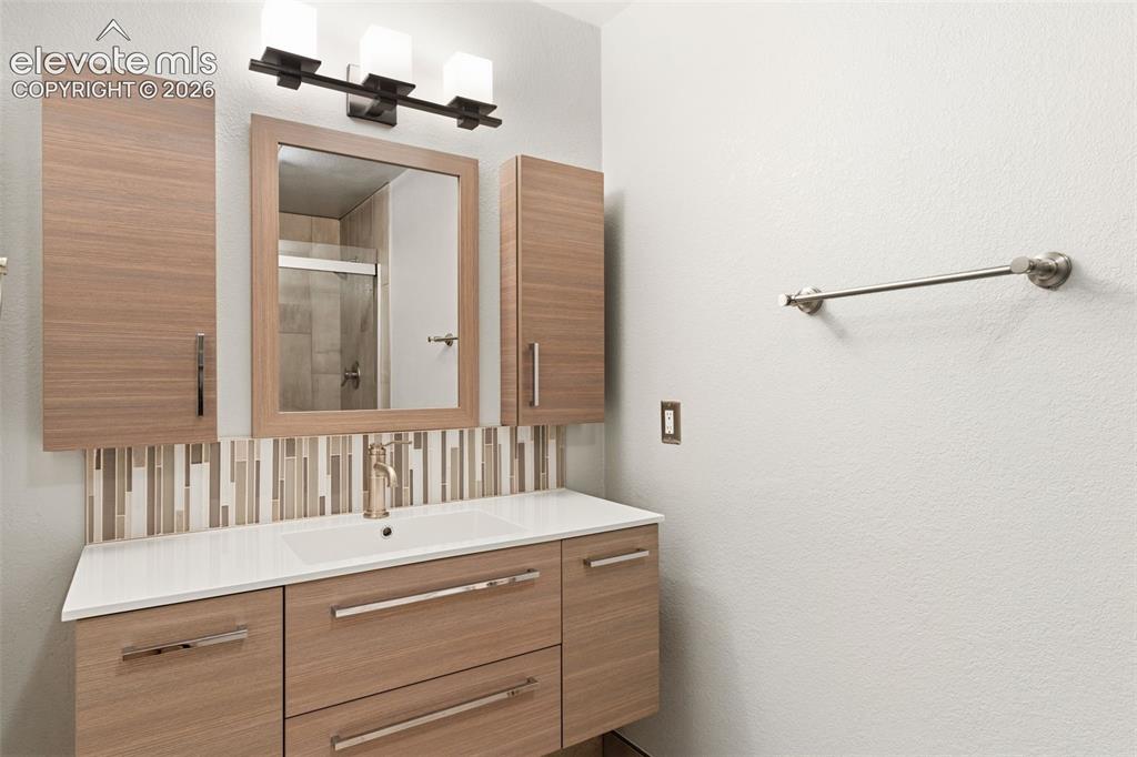 Image 19 of 30: Master Bathroom