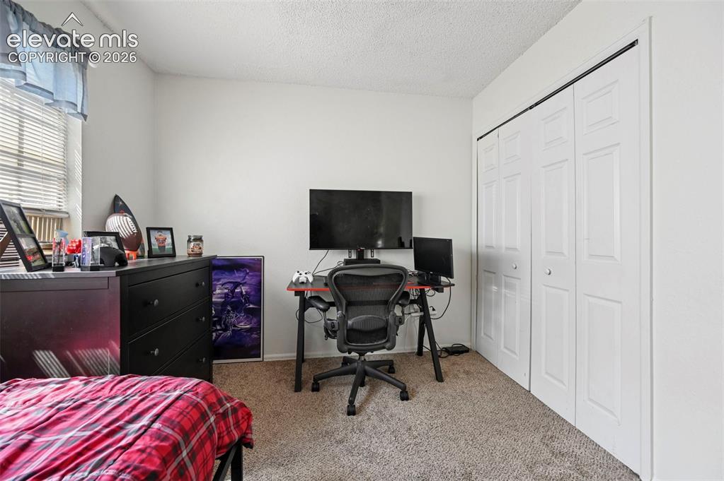 Image 15 of 31: Bedroom
