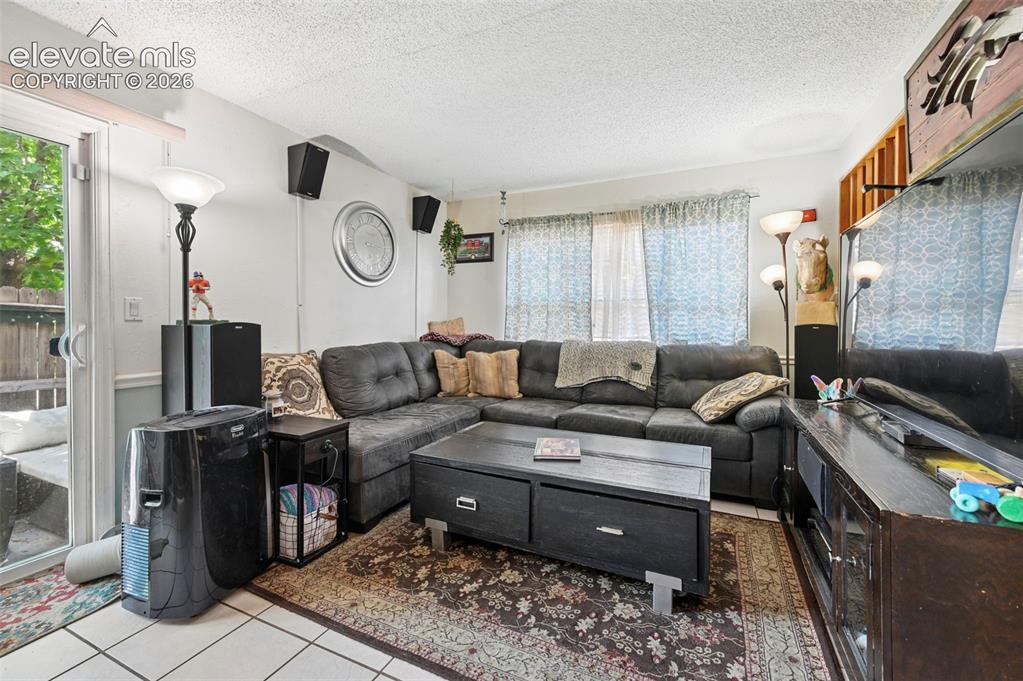 Image 6 of 31: Living Room