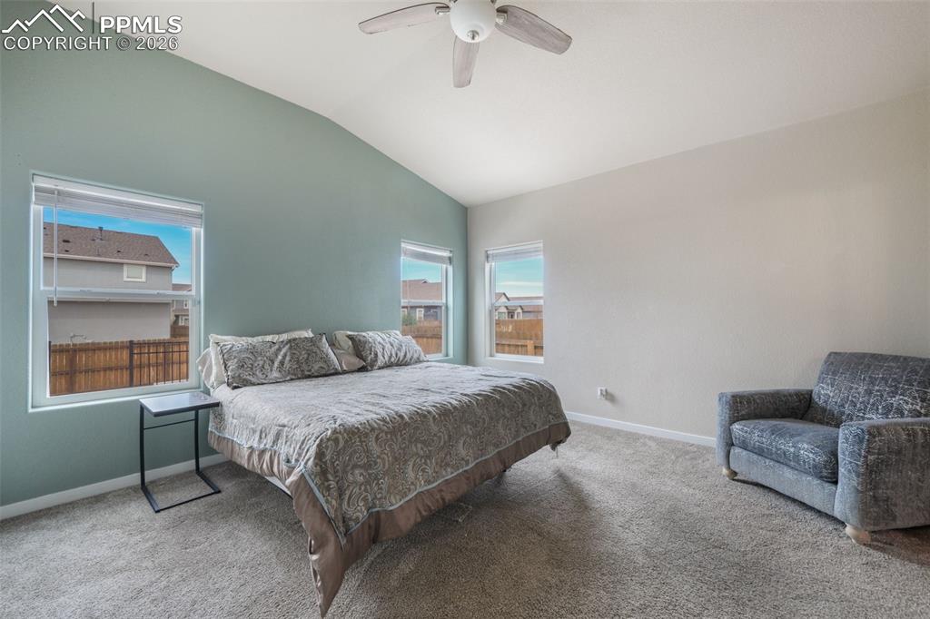 Image 16 of 49: Dining Area