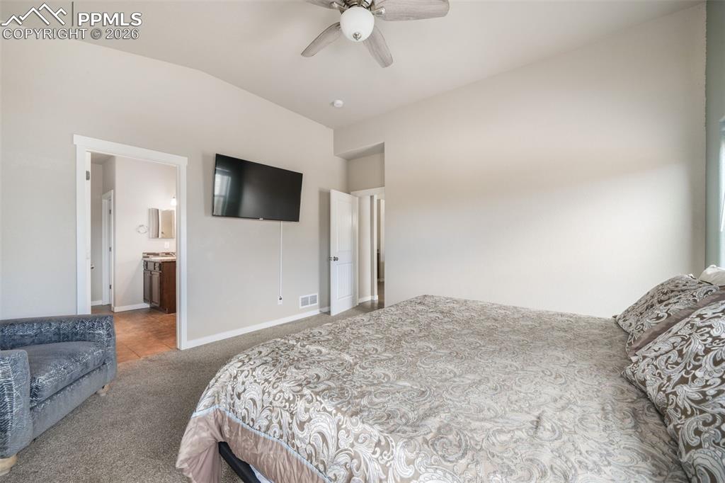 Image 19 of 49: Bedroom