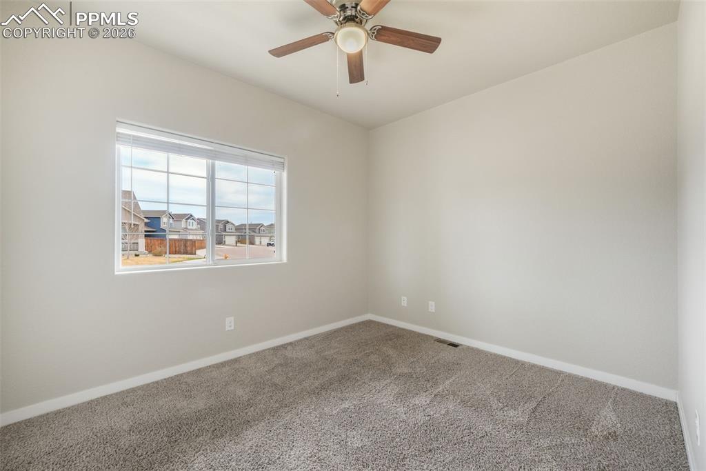 Image 23 of 49: Bathroom