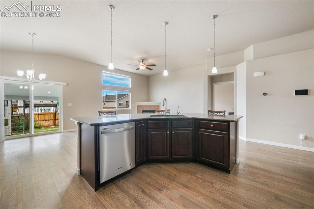 Image 9 of 49: Kitchen