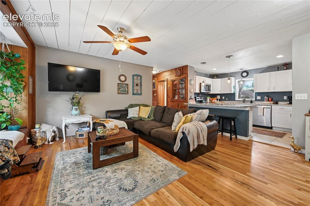 Image 9 of 28: Living Room