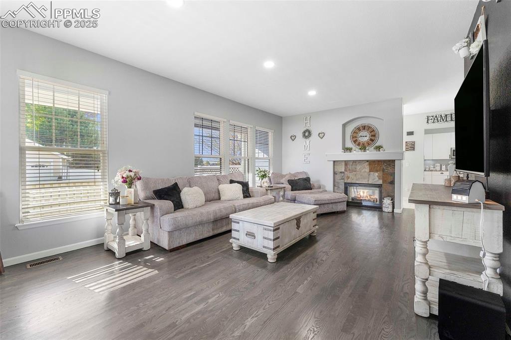 Image 3 of 47: Living Room