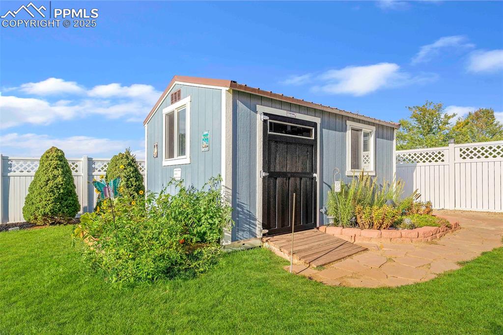 Image 31 of 47: Storage