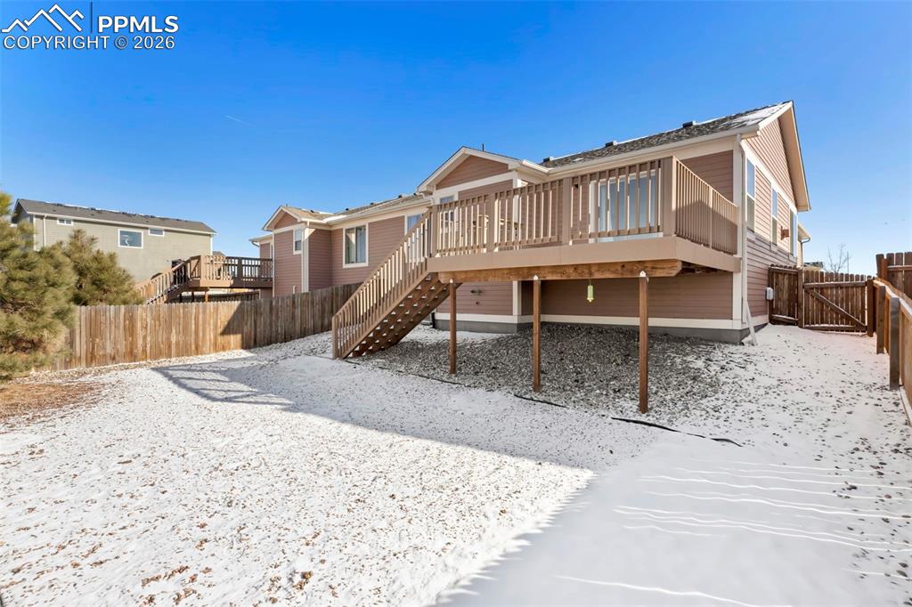 Image 24 of 27: Back of Structure