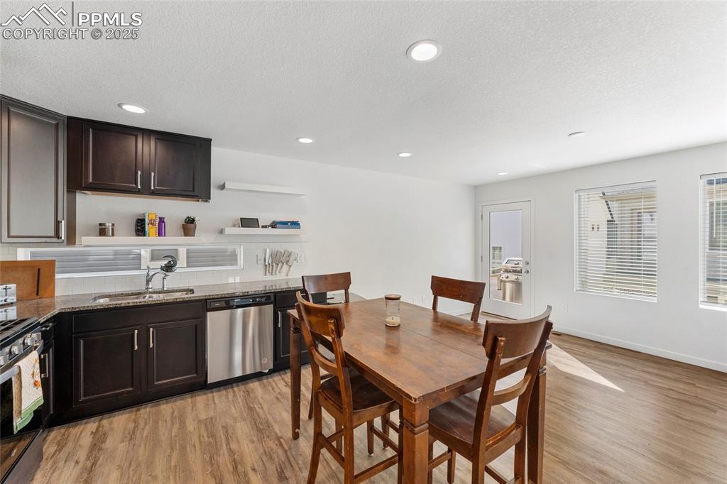 Image 2 of 31: Dining Area