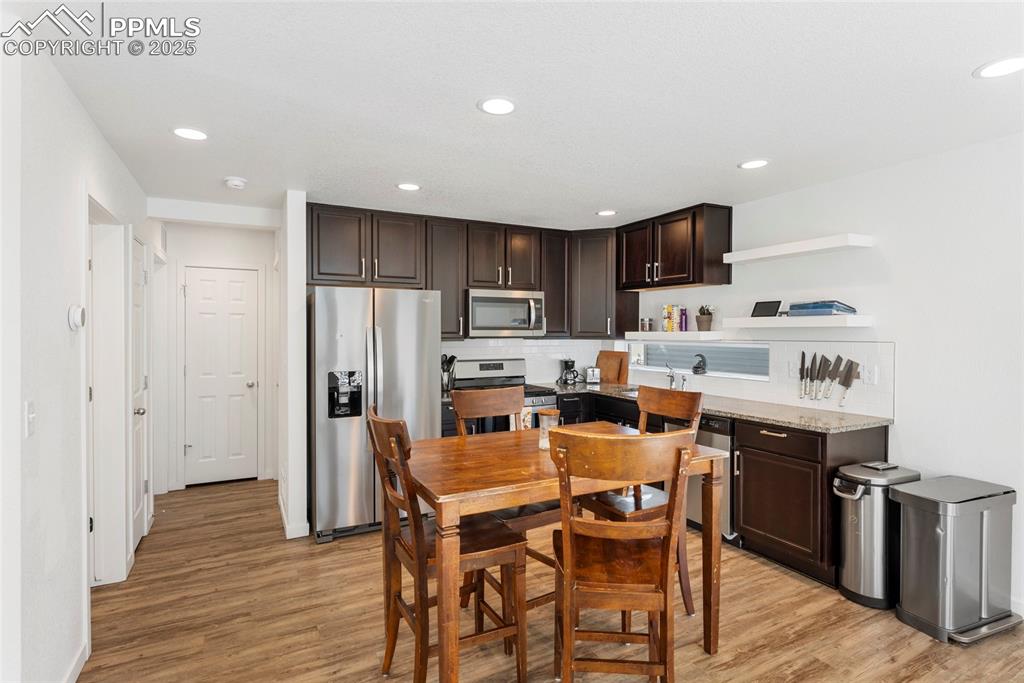 Image 4 of 31: Kitchen