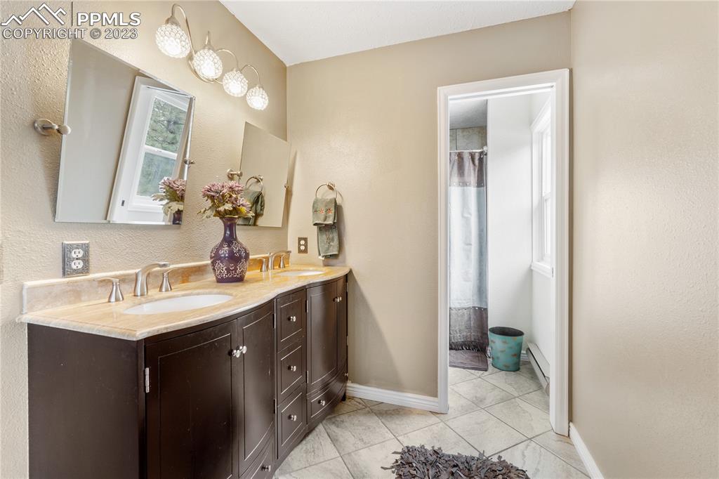 Listing 8798635, Image 25 of 49