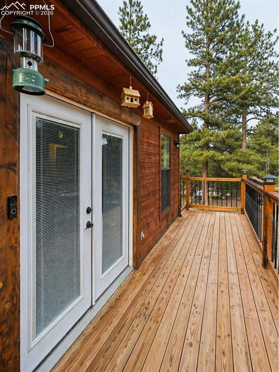 Image 2 of 31: Deck