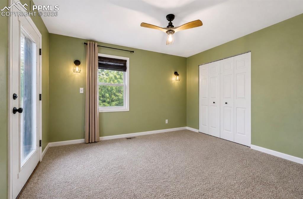 Image 5 of 31: Bedroom