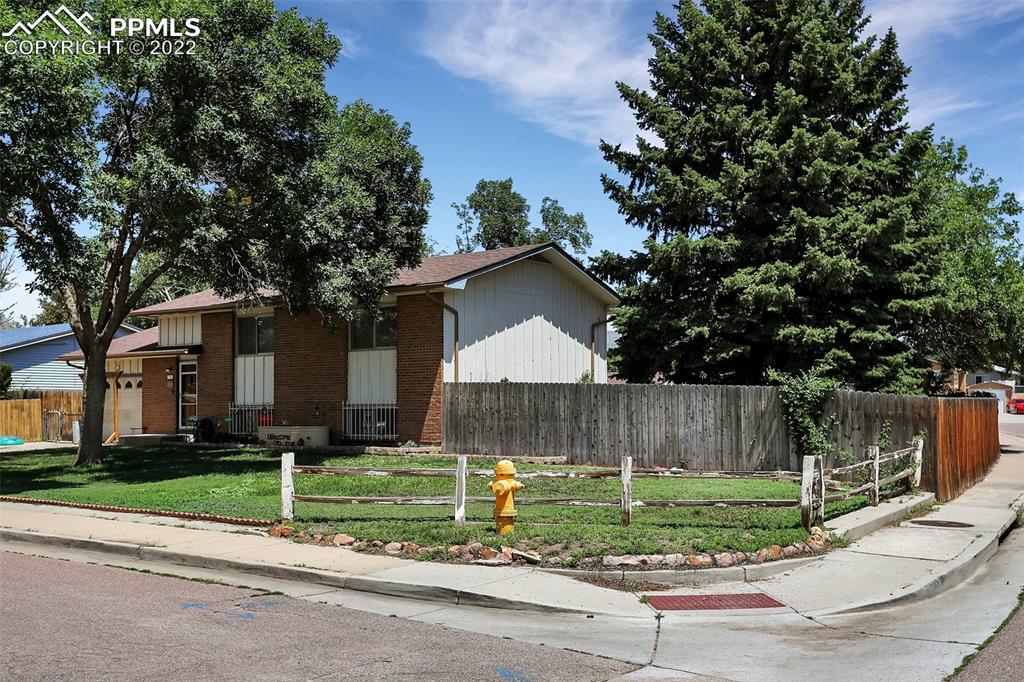 Listing 8800364, Image 3 of 25