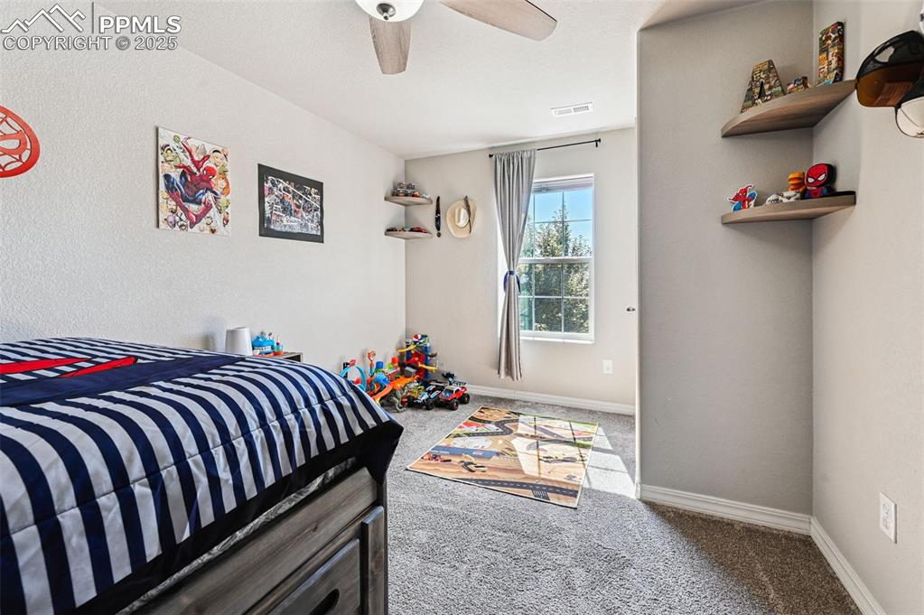 Image 18 of 49: Bedroom