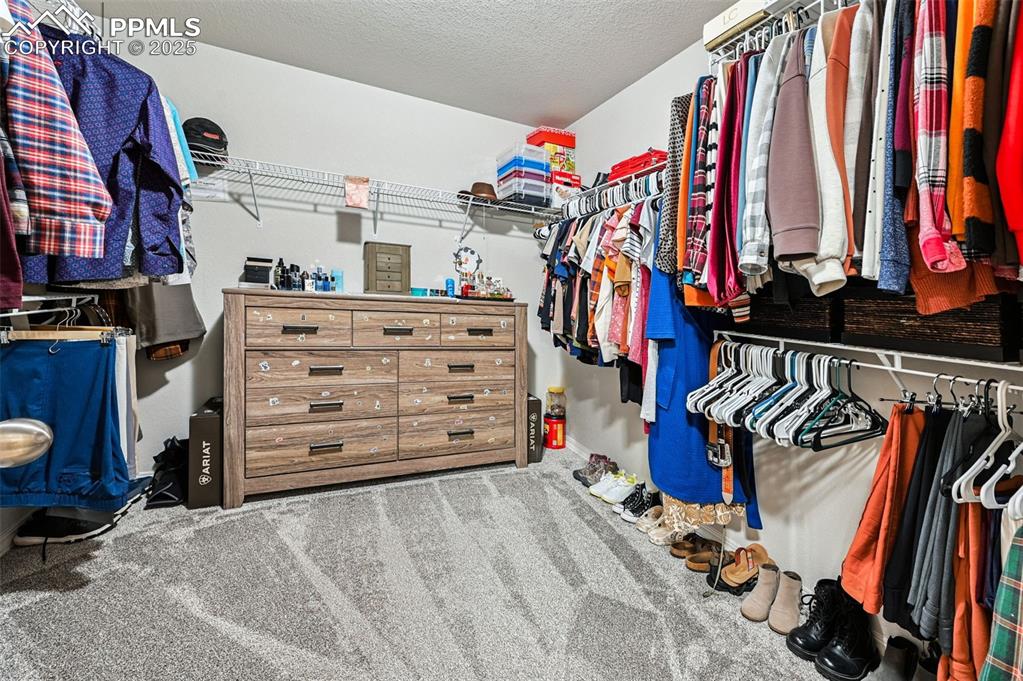 Image 33 of 49: Closet