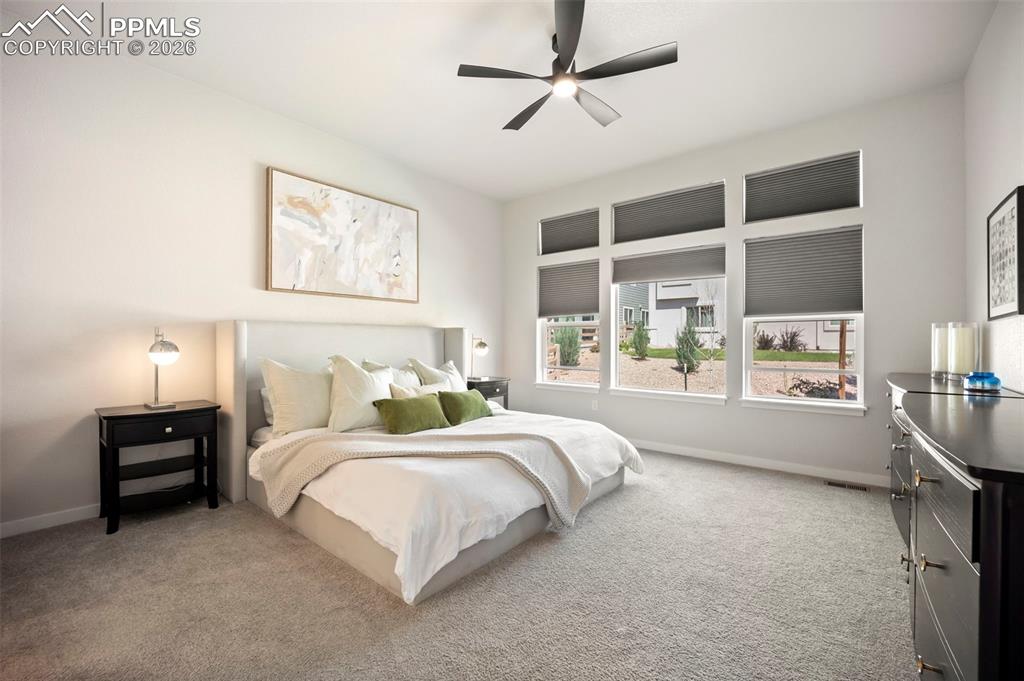 Image 26 of 48: Bedroom