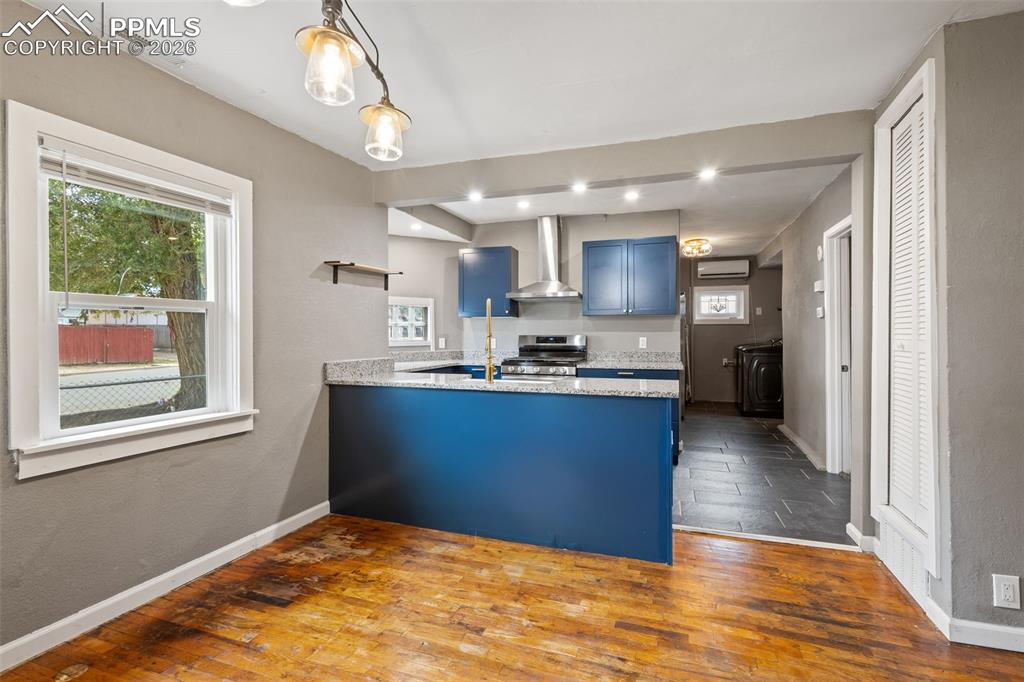 Image 4 of 29: Kitchen