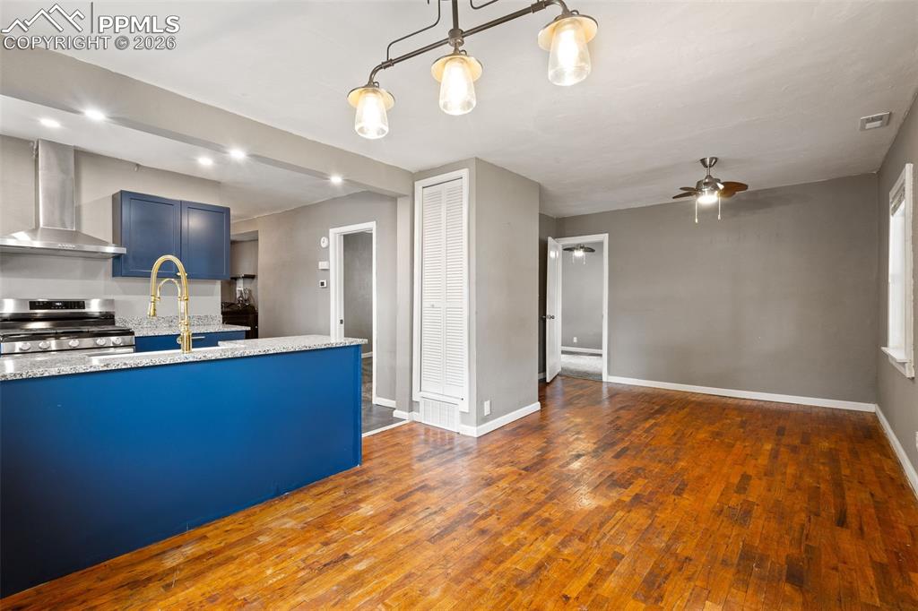 Image 5 of 29: Kitchen