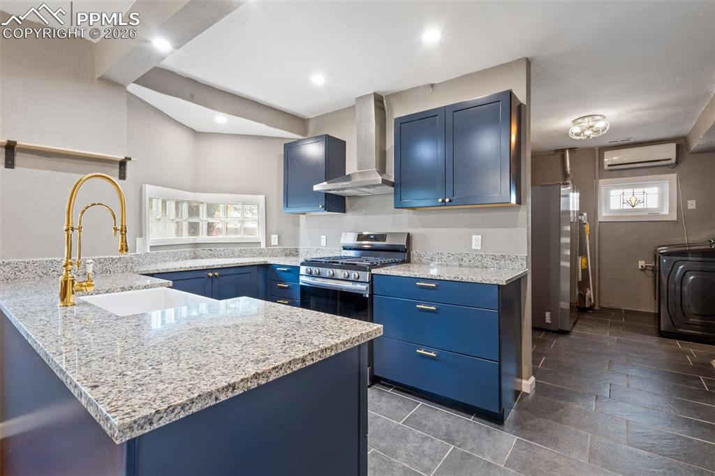 Image 9 of 29: Kitchen