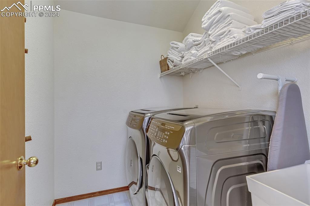 Image 23 of 39: Laundry Room, Sink,