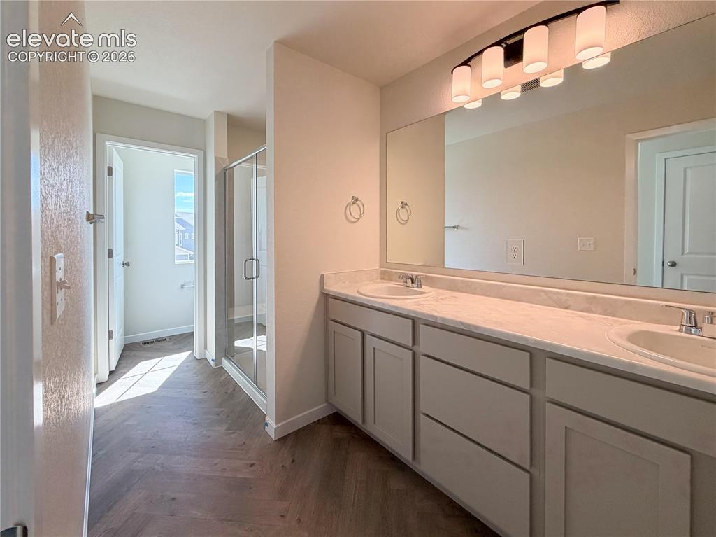 Image 22 of 37: Master Bathroom