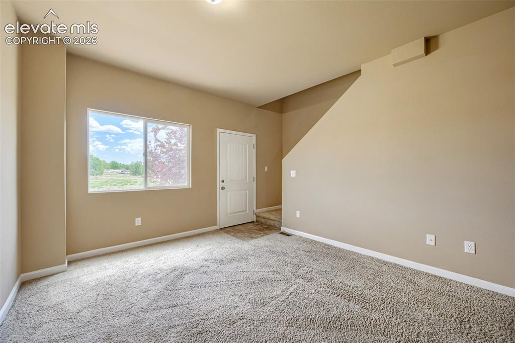 Image 5 of 25: Front Entry