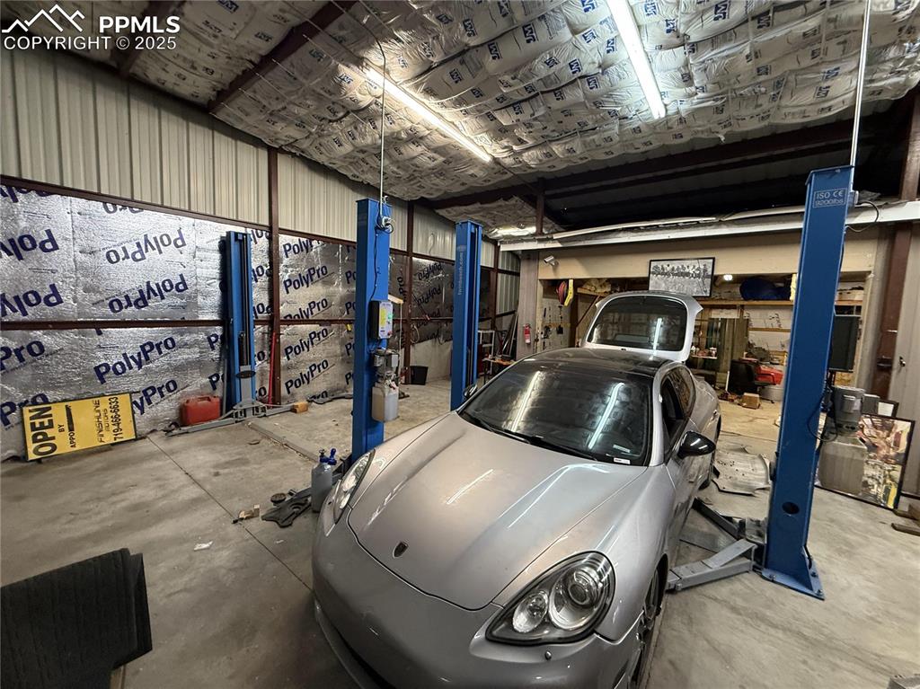 Image 12 of 28: View of garage