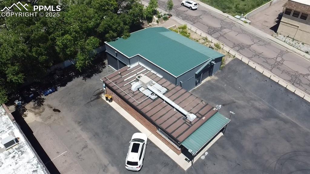 Image 16 of 28: Drone / aerial view