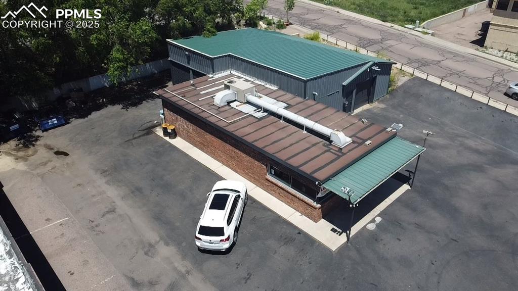 Image 17 of 28: Drone / aerial view