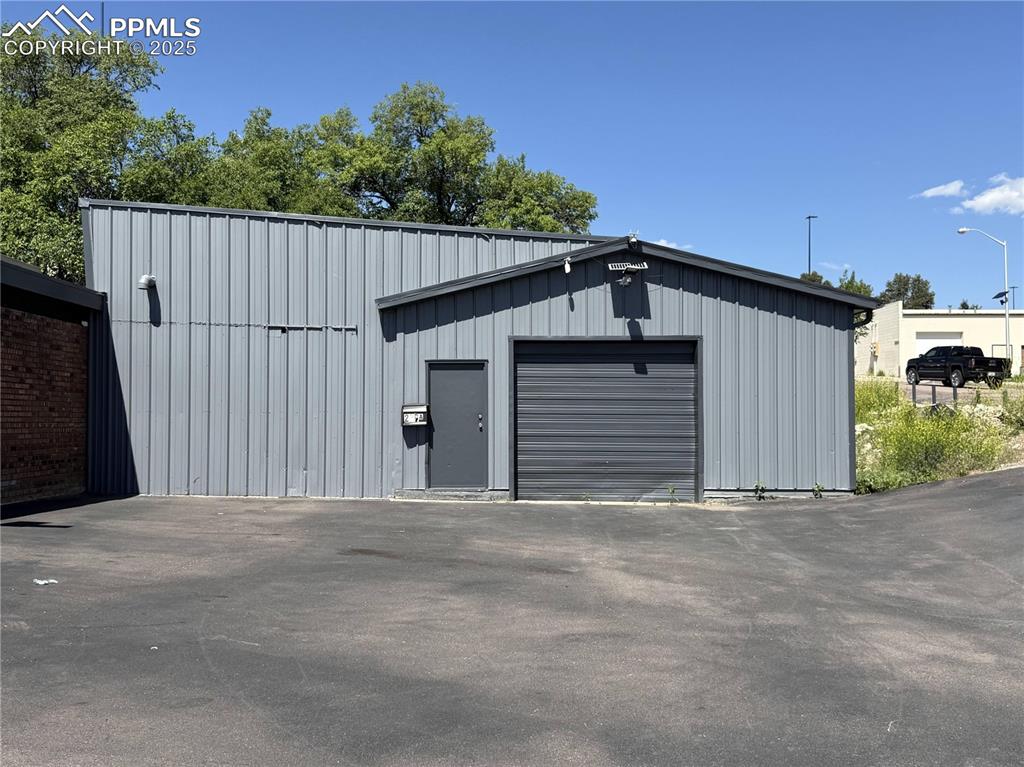 Image 4 of 28: View of outbuilding