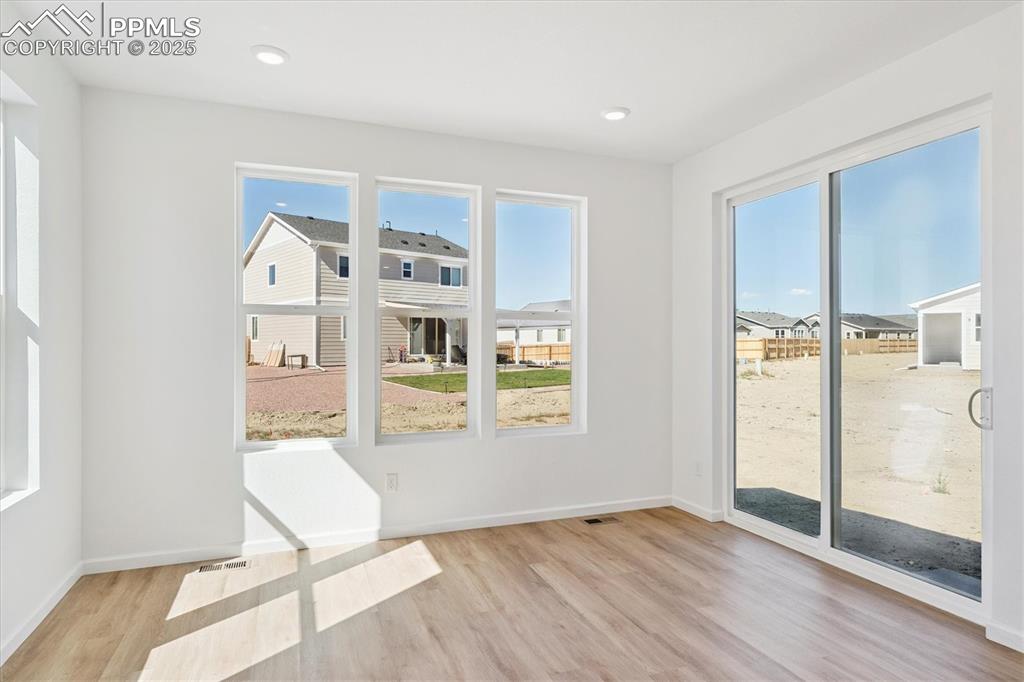 Image 11 of 21: Entry