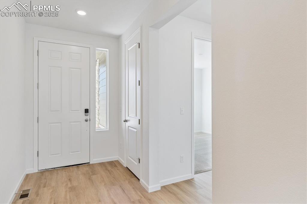 Image 5 of 21: Entry