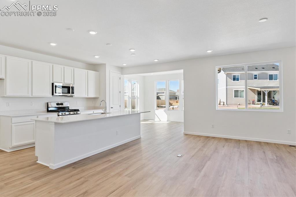 Image 6 of 21: Kitchen